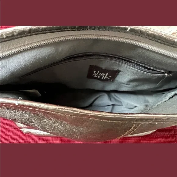 The Sak Metallic Gold-Silver Pig Leather Shoulder Bag - Picture 9 of 10